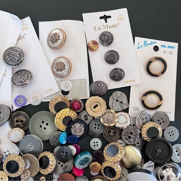 Vintage Buttons Lot - Picture 6 of 7